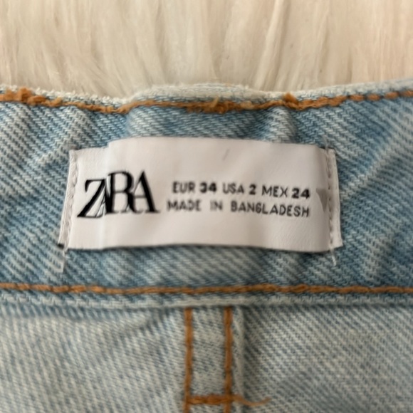 Zara Light Wash High Waist Denim Cut Off Jean Shorts Size 2 - Picture 4 of 6